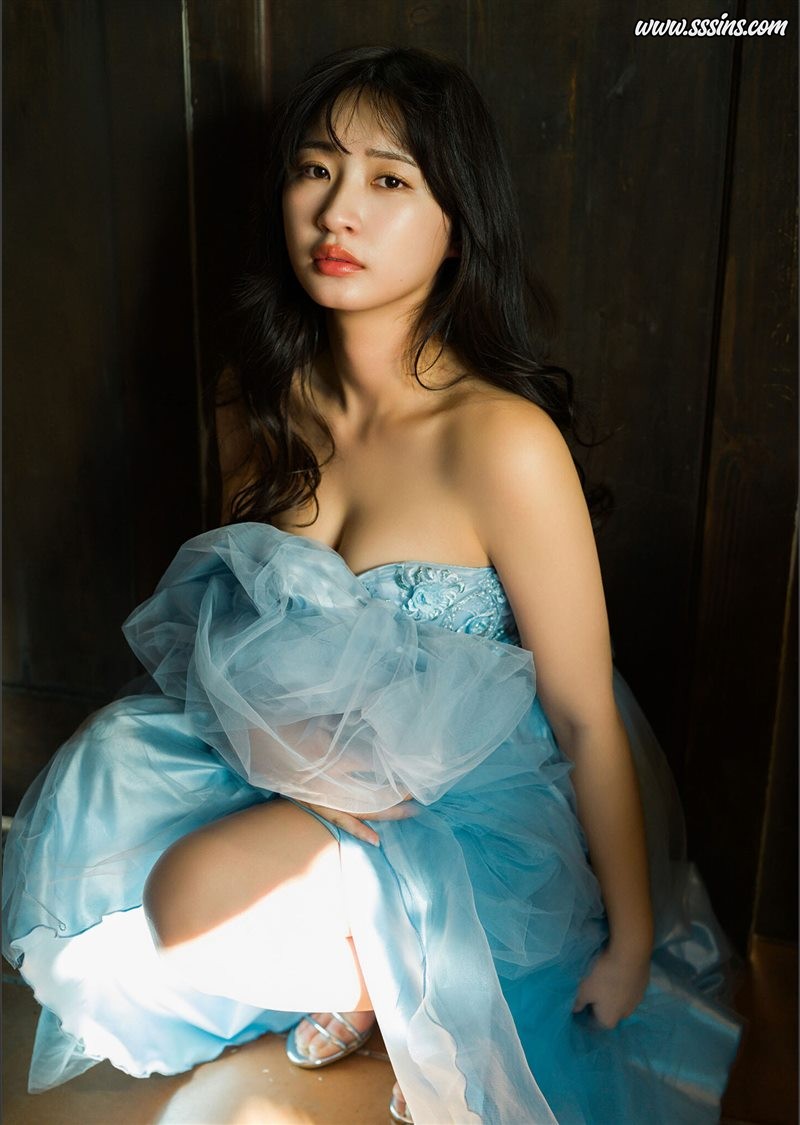 松本日向 – 麗しのシャルマン [71P／103.6MB]