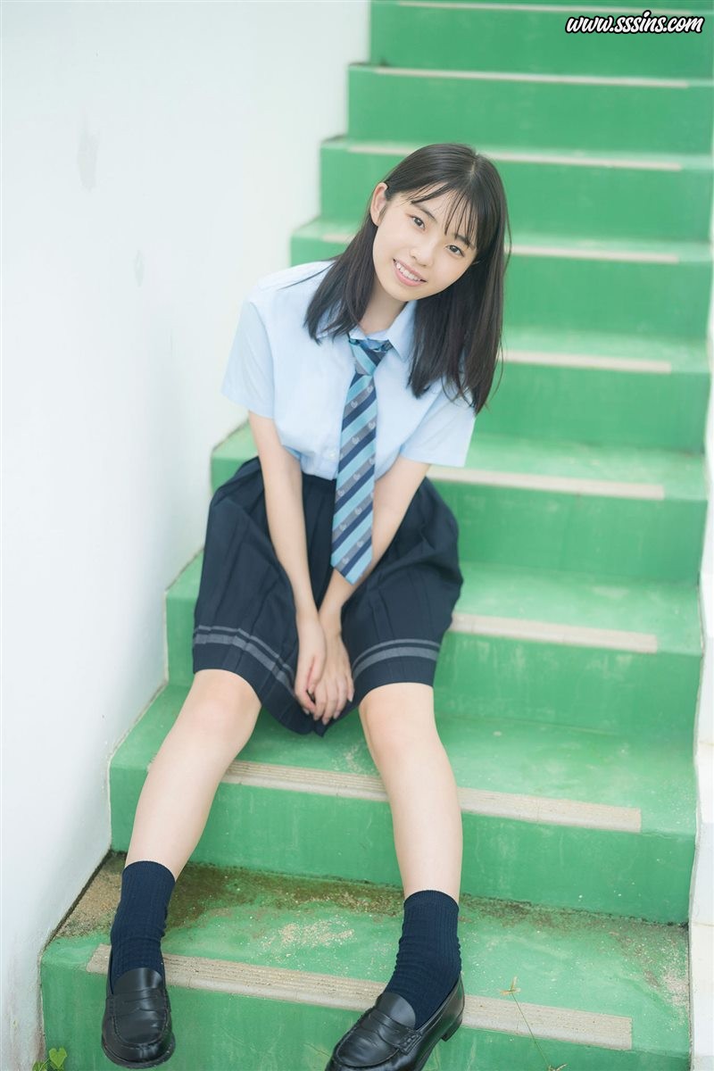 ヤンマガデジタル写真集 – Kikuchi Hina 菊地姫奈 増量版 [51P／32.1MB]