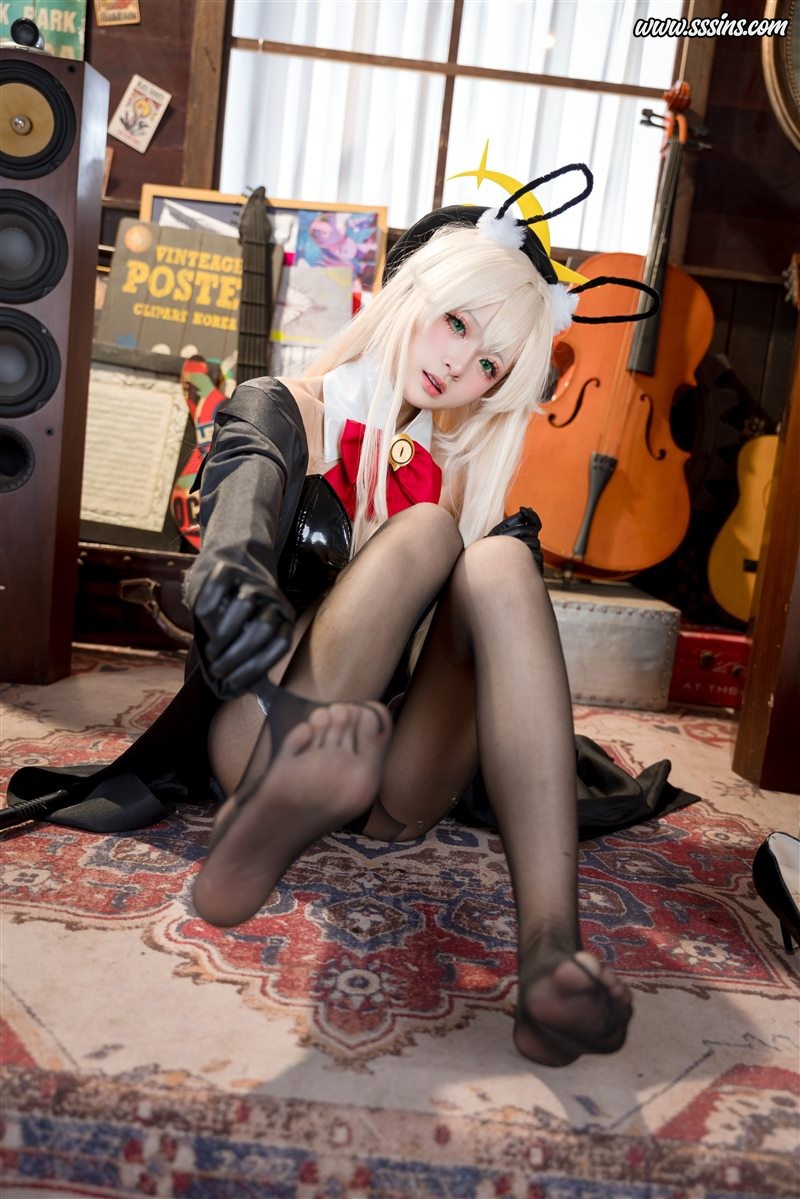 九柒喵 – 笑面兔女郎 [36P／261.6MB]