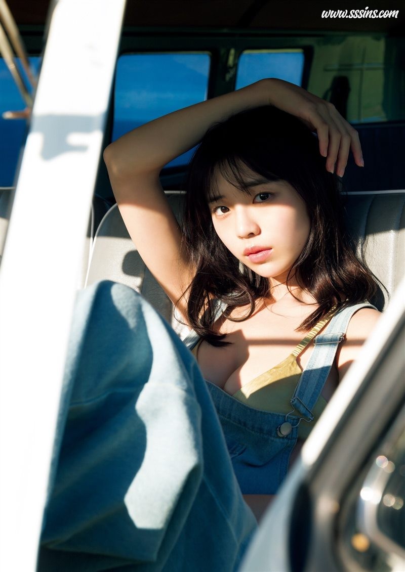 Kikuchi Hina (菊地姫奈) – 電子版だけの特典カットつき 写真集 ｍｅｍｏｒｙ [177P／128.9MB]