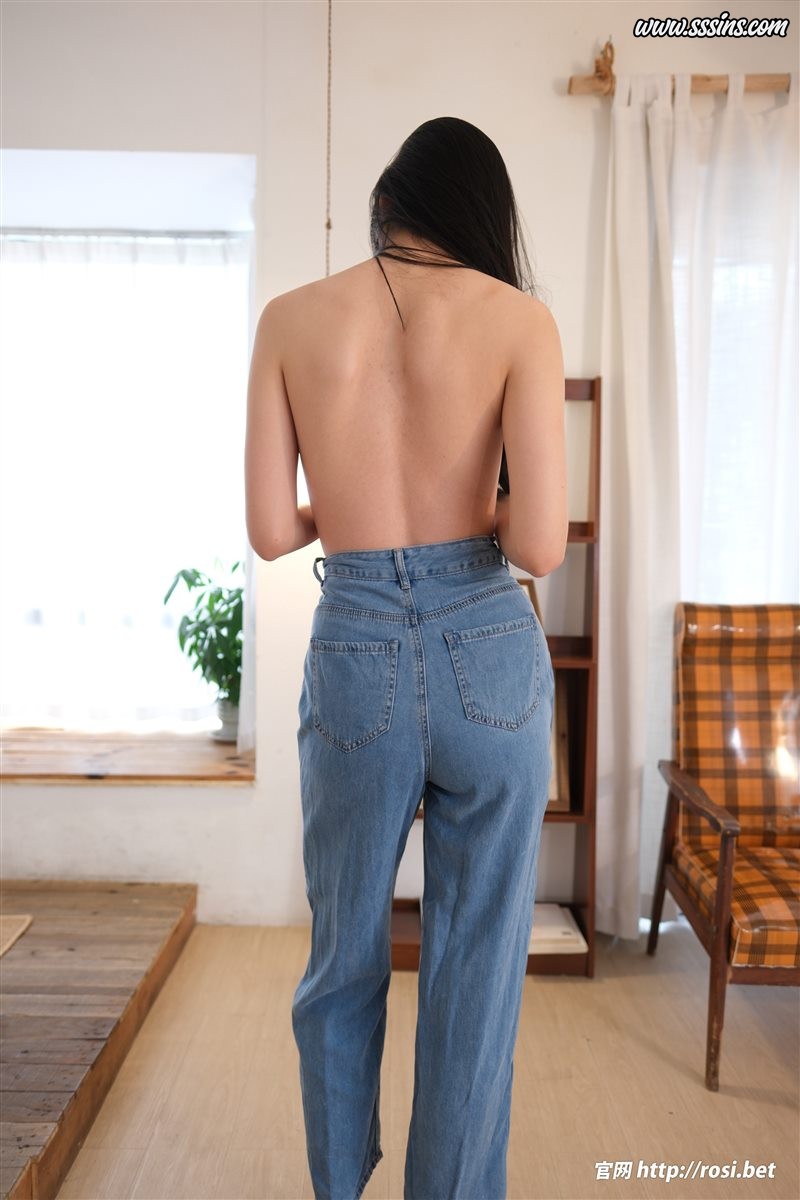 [ROSI写真]2025.11.01 NO.5080[84+1P／221MB]-呦糖社C+