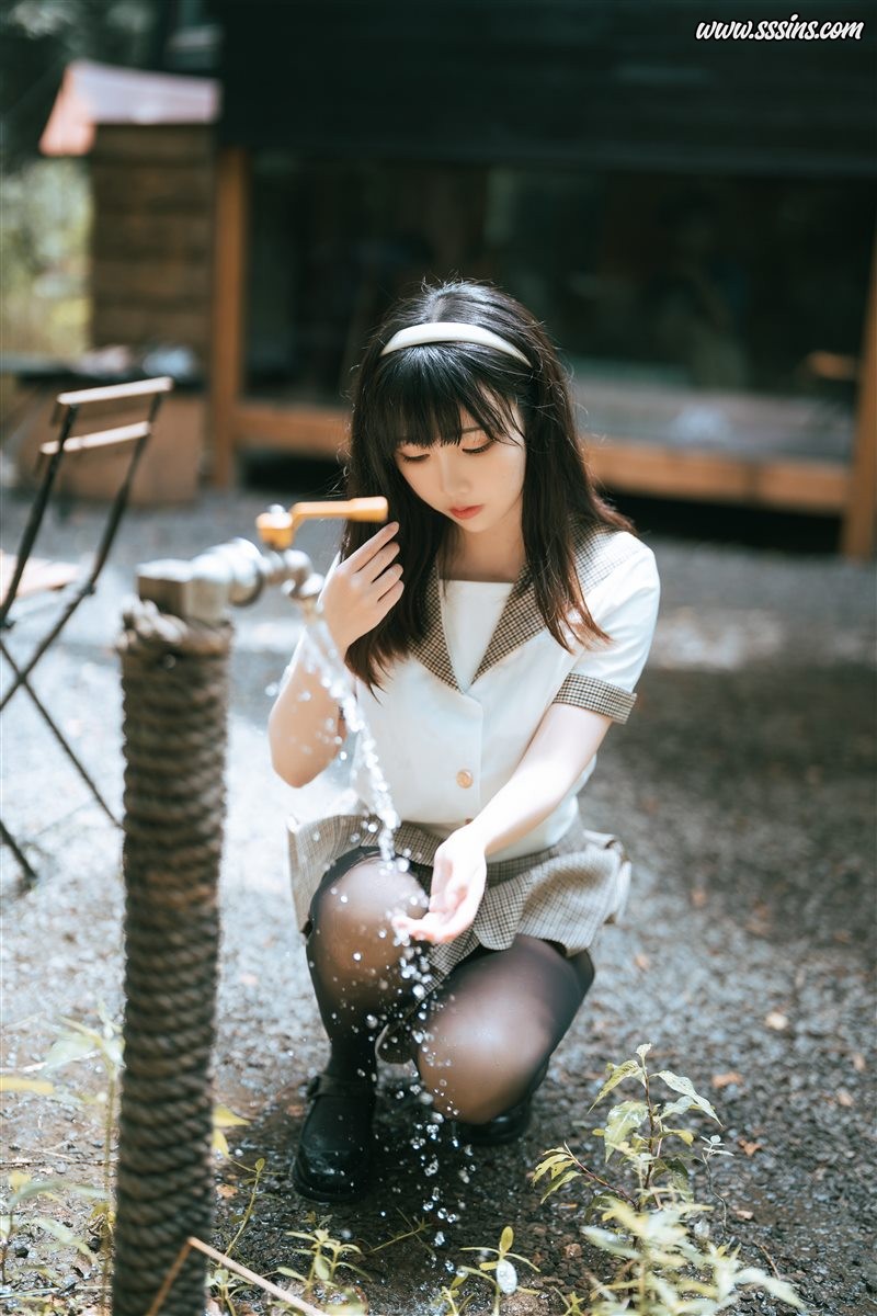 面饼仙儿 - 黑丝露营JK [39P／485.3MB]-呦糖社C+