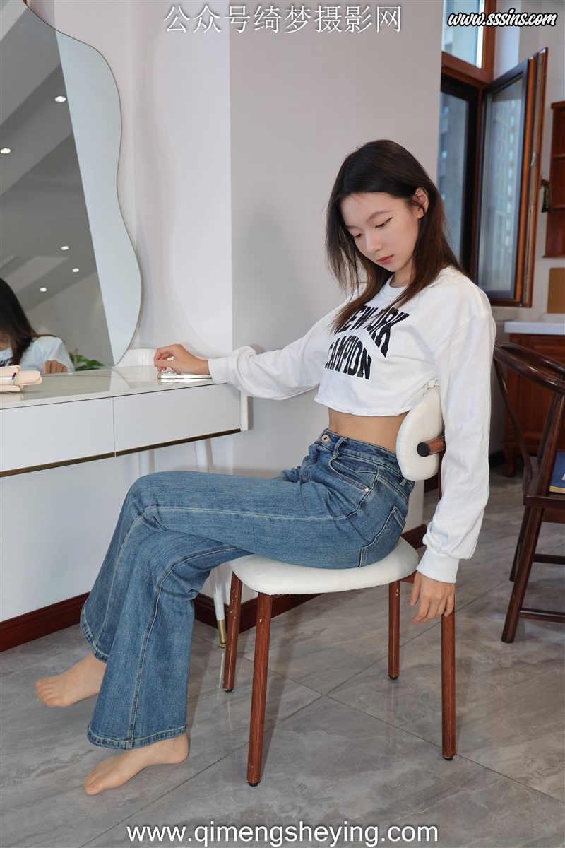 图片[2]-绮梦摄影 2025.11.19 NO.453 淇淇 珍藏无修无水印版[454P+2V／11.2GB] - 呦糖社C+-呦糖社C+