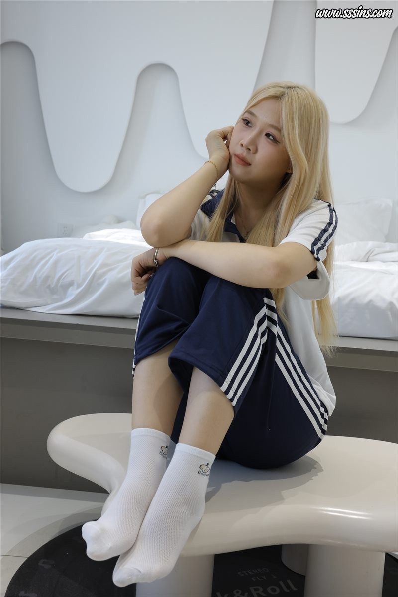 绮梦摄影 2024.09.12 NO.022 栗子 珍藏无修无水印版[556P+2V／12.7GB]-呦糖社C+