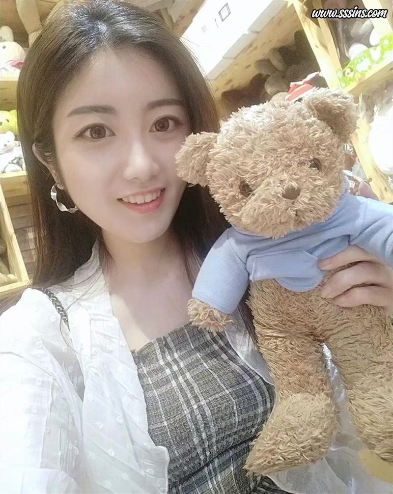 李雪梨 - 小学老师反差婊 收藏级作品 遭男友曝光流出合集 [419P + 22V／2.25GB] - 呦糖社C+-呦糖社C+