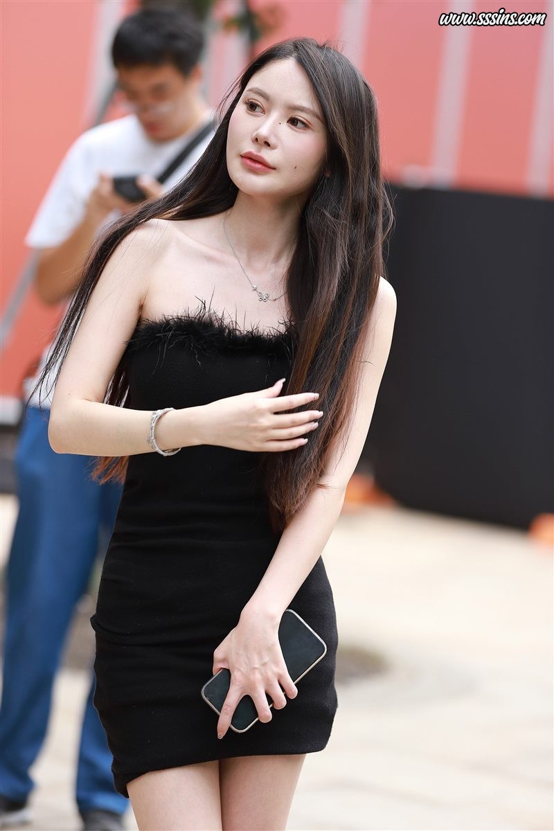 精选街拍作品 NO.5143 毛毛包臀裙毛毛鞋[108P／88MB] - 呦糖社C+-呦糖社C+